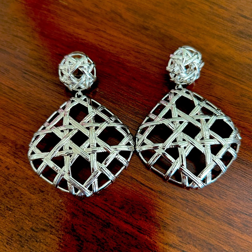 Kendra Scott earrings
